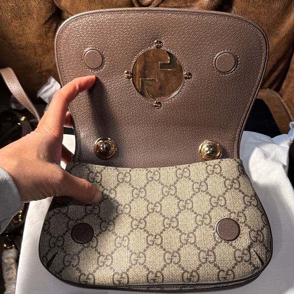 Gucci Tan and Gold Shoulder Bag - Picture 5 of 10